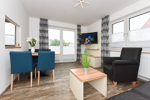 Op 350 m van zee: Modern appartement Haus zur Möwe 1 in Bensersiel - thumbnail 4