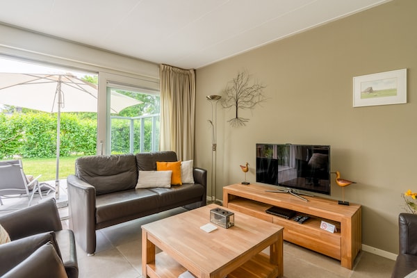Sfeervol landhuis tussen bos en duin op Texel, 150m², huisdieren welkom - thumbnail 2