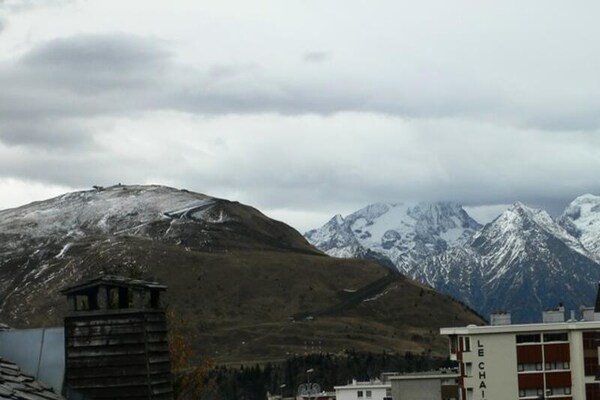Knus duplexappartement op de piste in Huez met balkon op het zuiden - thumbnail 6