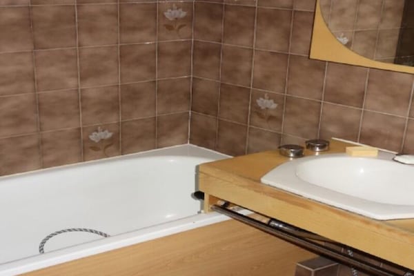 Ruim appartement voor 8 personen met balkons, direct aan de piste in Huez - thumbnail 6