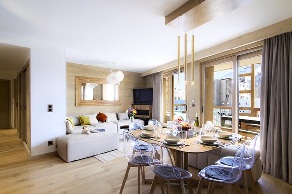 Luxe appartement 8p in Huez met balkon, zwembad en uitzicht op de Alpen - thumbnail 4