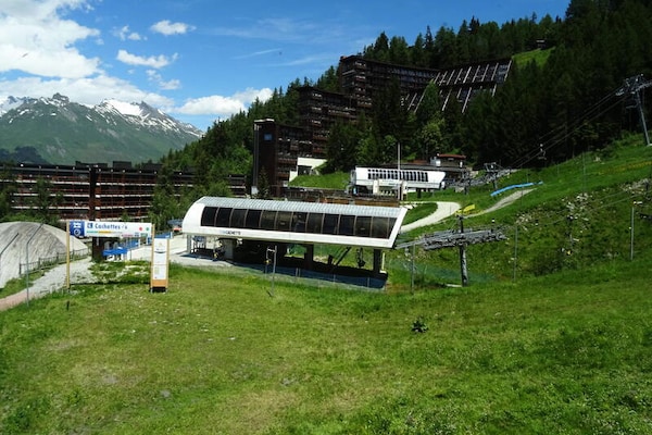 Gezellig appartement in Arc 1600 met skiliften om de hoek en panoramisch uitzicht - thumbnail 6