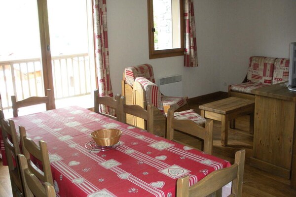 Ruim 8-persoons appartement met balkon in het rustieke Bessans - thumbnail 3