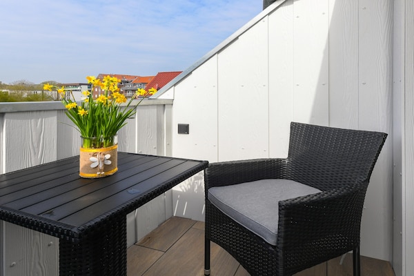 Modern 4-sterrenappartement voor 2 personen nabij haven en strand in Bensersiel - thumbnail 3