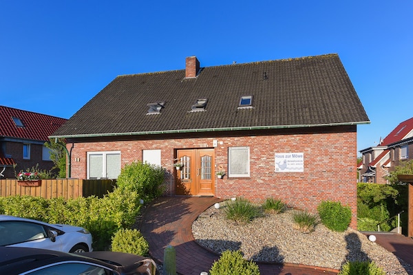 2-persoons modern appartement in Bensersiel op 350m van zee - thumbnail 1