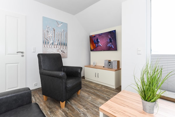 2-persoons modern appartement in Bensersiel op 350m van zee - thumbnail 4