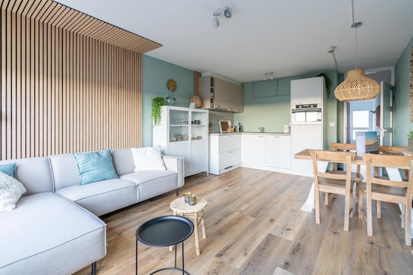 Luxe appartement met sauna, zeezicht en balkon in bosrijke omgeving - thumbnail 4