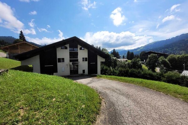 Ruim 6-persoons appartement op 200m van de piste in Les Gets - thumbnail 1