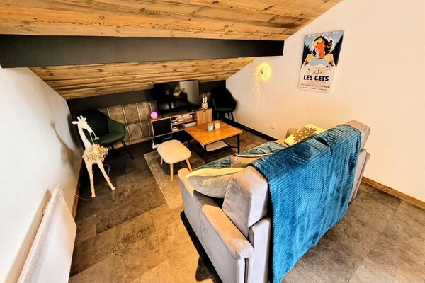 Ruim 6-persoons appartement op 200m van de piste in Les Gets - thumbnail 4