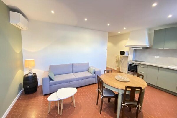 Gerennoveerd appartement in hartje Oud Antibes, 200m van zee - thumbnail 2