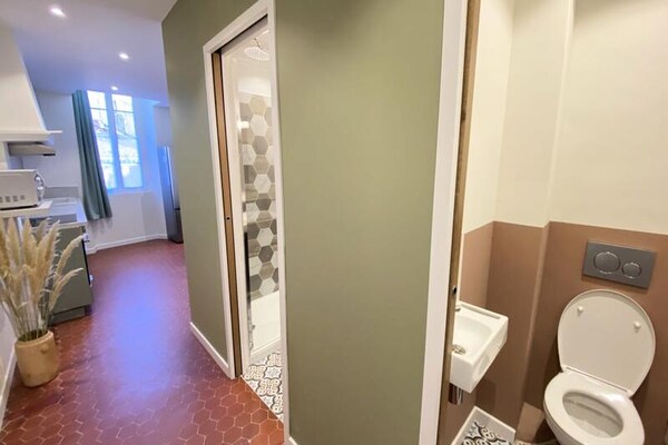Gerennoveerd appartement in hartje Oud Antibes, 200m van zee - thumbnail 5