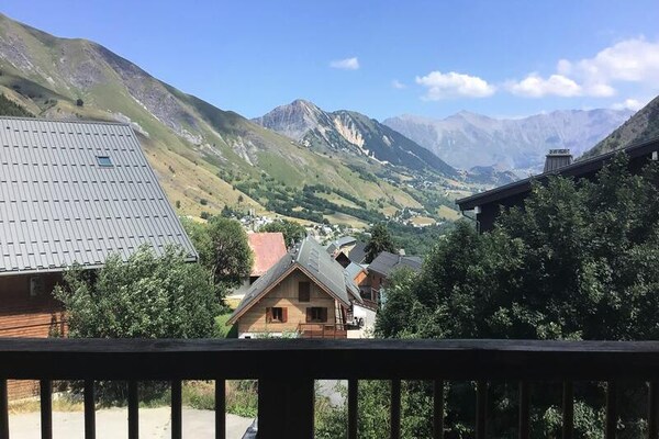 Knus appartement 6p in St Sorlin d'Arves met balkon en bergzicht - thumbnail 1