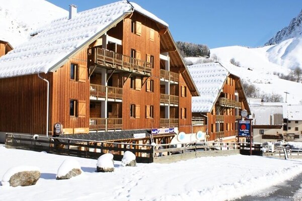 Ruim duplex appartement met terras en uitzicht op de Aiguilles d'Arves - thumbnail 1