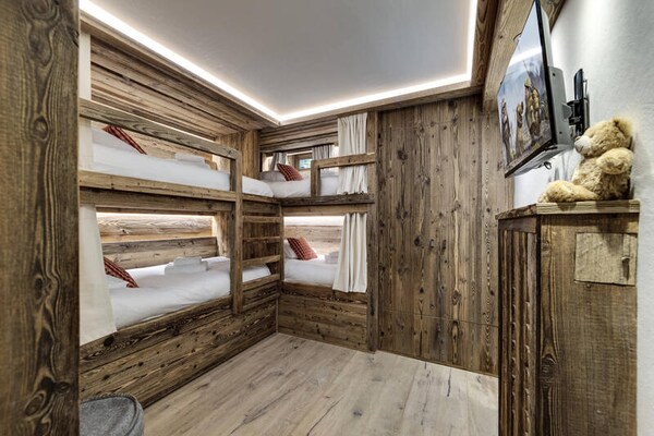 Chalet Neve: Ski-in/ski-out luxe voor 14 personen in Val d'Isère met privézwembad - thumbnail 6