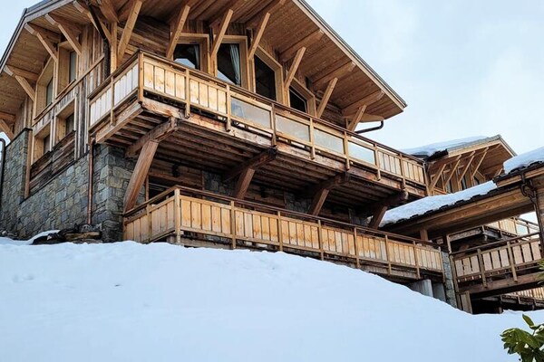 Luxe 5-sterrenchalet in Les Gets met jacuzzi, sauna en panoramisch uitzicht - thumbnail 1