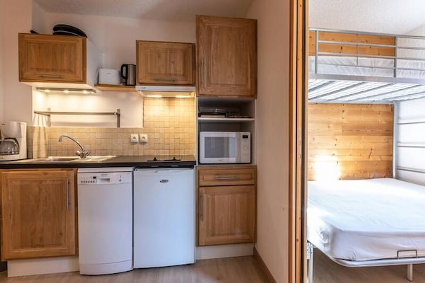 Knus appartement op de piste in Les Coches met panoramisch bergzicht - thumbnail 6