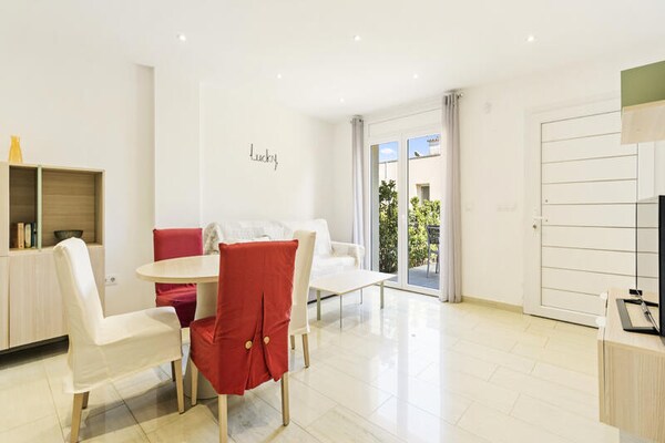Barrièrevrij appartement aan zee in Empuriabrava met gedeelde tuin - thumbnail 3