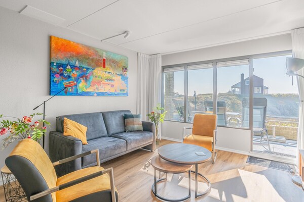 Modern appartement met zeezicht en gerenoveerde keuken in De Koog - thumbnail 2