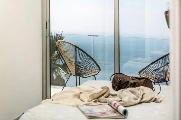 Moderne villa in Anthéor met privézwembad en panoramisch zeezicht voor 8 personen - thumbnail 4