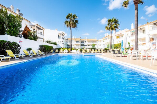 Ruim appartement voor 7 bij zeezwembad in Albufeira - thumbnail 2