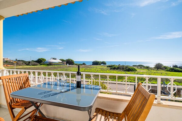 Ruim appartement voor 7 bij zeezwembad in Albufeira - thumbnail 5