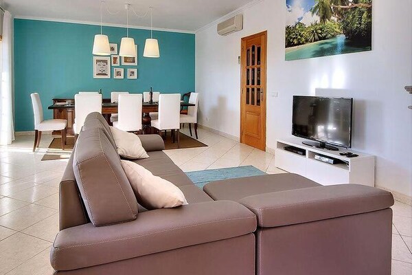 Ruim vakantieappartement in Guia voor 10 personen met tuin, dicht bij stranden - thumbnail 3