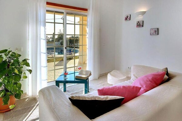 Ruim vakantieappartement in Guia voor 10 personen met tuin, dicht bij stranden - thumbnail 4