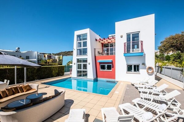 Ruim appartement met privézwembad bij de jachthaven van Albufeira - thumbnail 1