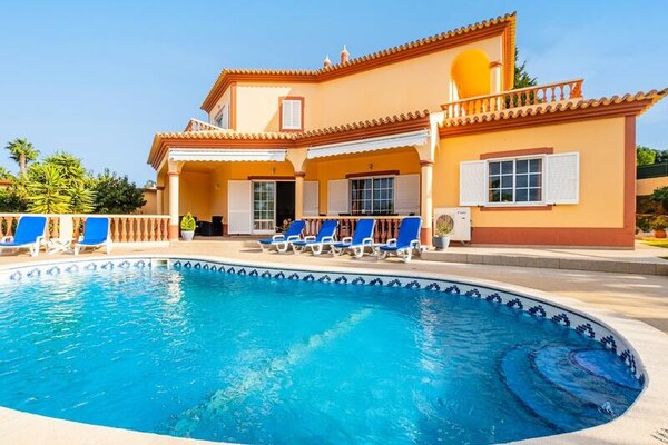 Villa Glória: Zonnig familieparadijs met privézwembad en bergzicht - thumbnail 2