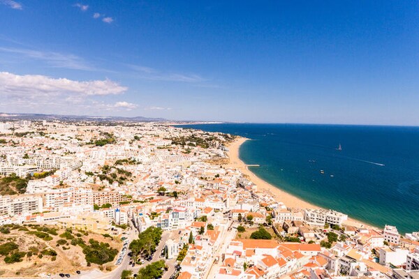 Gerenoveerd appartement in hartje Albufeira, vlakbij strand en oude stad - thumbnail 2