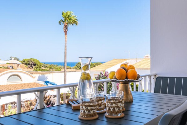 Licht appartement met zwembad in het hart van Albufeira - thumbnail 1