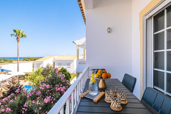 Licht appartement met zwembad in het hart van Albufeira - thumbnail 3