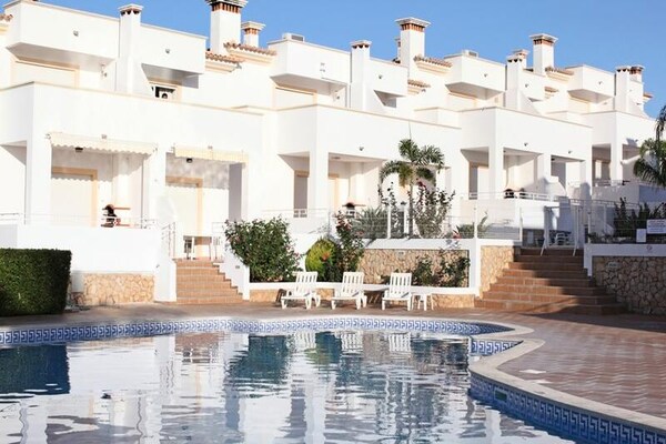 Luxe appartement op loopafstand van historisch Albufeira en strand - thumbnail 1