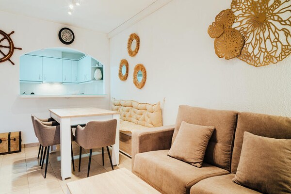 Modern appartement aan zee met kanaalzicht in Empuriabrava - thumbnail 2