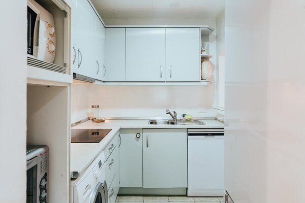 Modern appartement aan zee met kanaalzicht in Empuriabrava - thumbnail 5