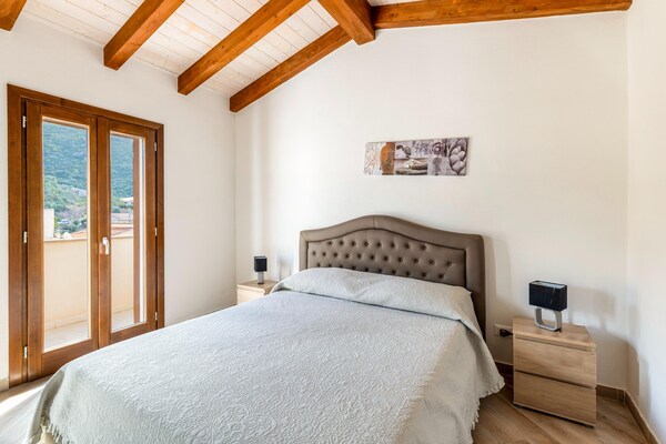 Penthouse Badesi met panoramisch uitzicht, vlakbij zee - thumbnail 5