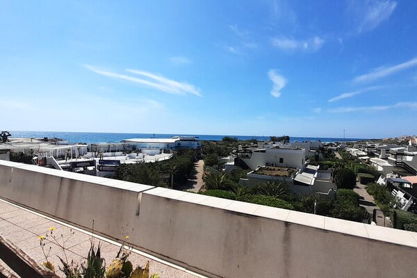 Romantisch appartement met zeezicht en terras in Port Nature, Cap d'Agde - thumbnail 1