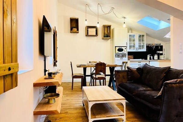 Knus appartement aan het Stadhuisplein in hartje La Rochelle - thumbnail 1