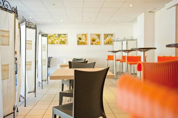 Appartement op de piste in Les Orres 1800 met zwembad en balkon - thumbnail 3