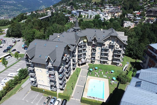 Appartement 6p aan voet Mont Blanc met zwembad, vlakbij skilift - thumbnail 3