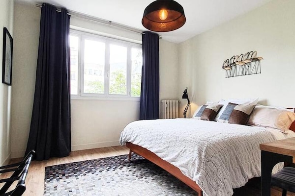 Ruim 6-persoons appartement in hartje Caen, vlakbij Place Maréchal Foch - thumbnail 3