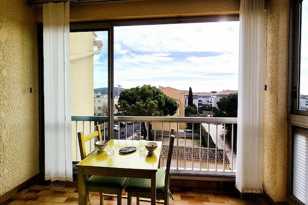 Zonnig appartement op loopafstand van haven en strand in Sanary-sur-Mer - thumbnail 2