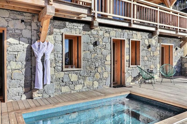 Luxe chalet Les Gets met sauna, jacuzzi en panoramisch uitzicht op de Alpen - thumbnail 2