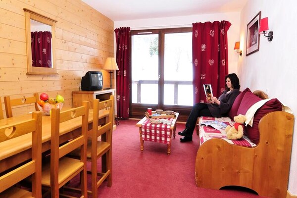 Ski-in/ski-out appartement voor 6 personen aan de piste in Le Corbier - thumbnail 3