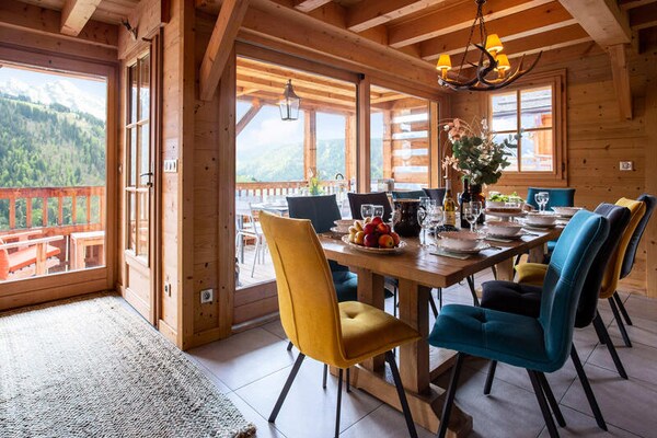 Luxe chaletappartement voor 10 personen met jacuzzi en panoramisch uitzicht in La Clusaz - thumbnail 1