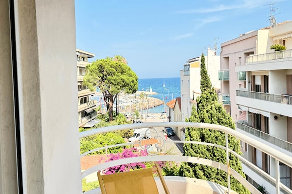 Stijlvol appartement met zeezicht in Cannes Palm Beach, 50m van het strand - thumbnail 1