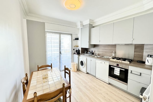 Stijlvol appartement met zeezicht in Cannes Palm Beach, 50m van het strand - thumbnail 3