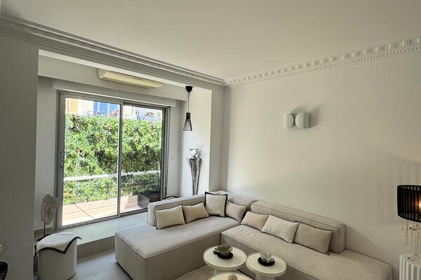 Elegant appartement in de prestigieuze wijk Martinez, Cannes - thumbnail 2