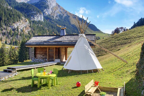 Luxe 15-persoons chalet met privé-spa en sauna op 400m van de piste in La Clusaz - thumbnail 6
