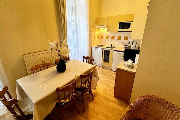 Ruim appartement voor 6 in kuuroord La Bourboule, vlakbij centrum en bergen - thumbnail 4